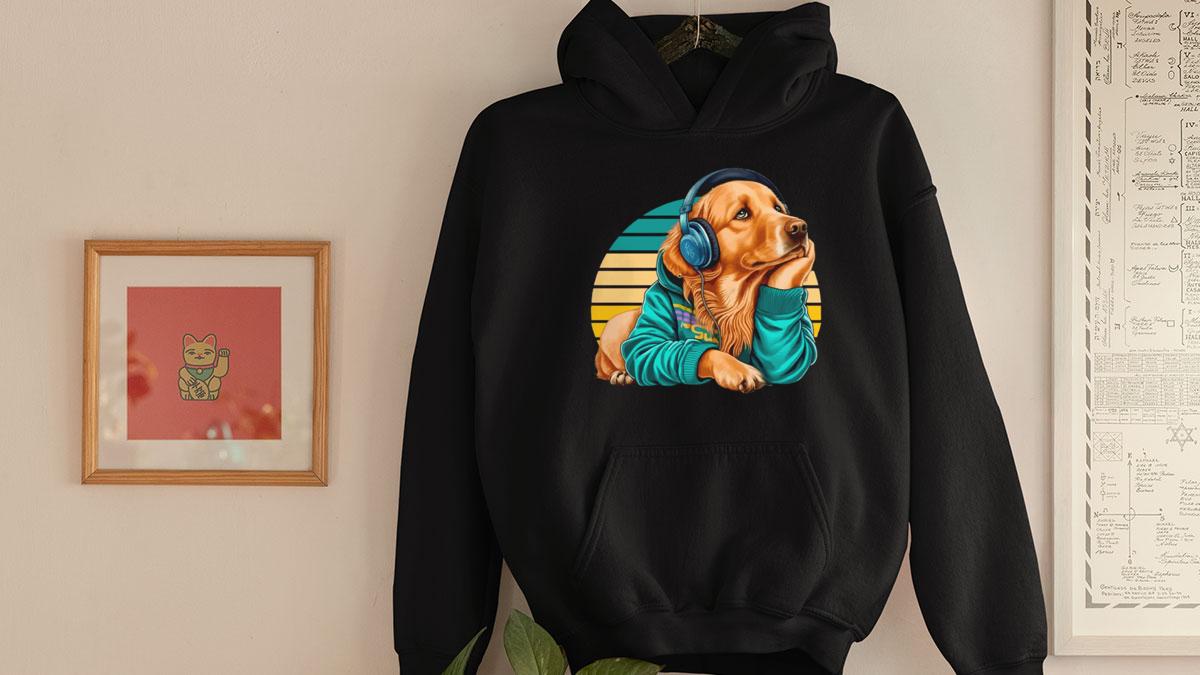 Golden Retrieve listening headphone vintage t-shirt