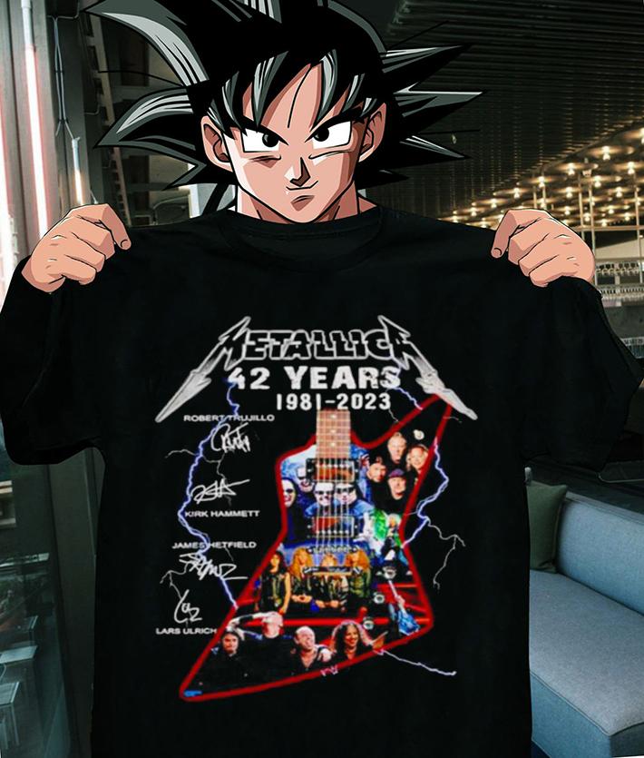 Metallica Band Guitar 42 Years 1981-2023 Signature t-shirt