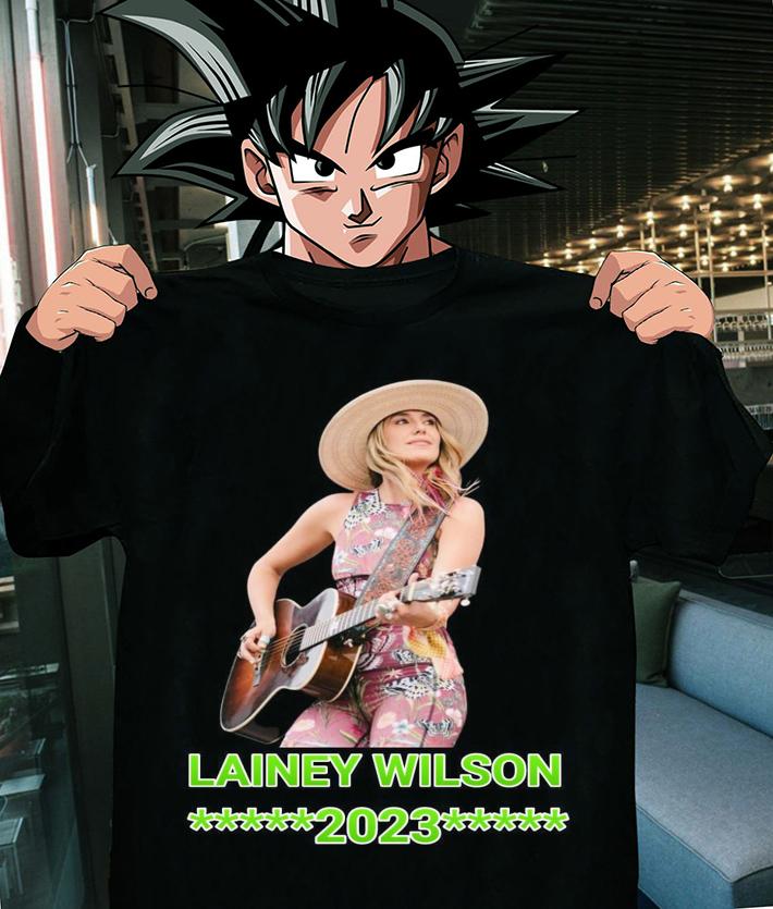 Lainey Wilson 2023 Playing Guitar t-shirt