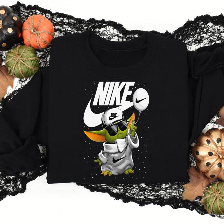 Star Wars Baby Yoda Nike t-shirt