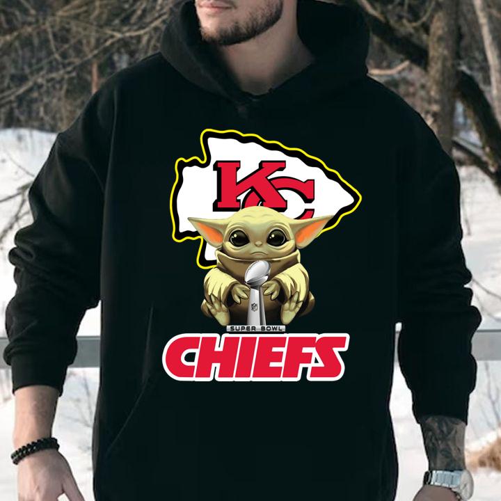 Kansas City Chief Baby Yoda Hug Super Bowl Star Wars t-shirt