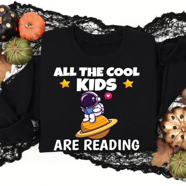 All The Cool Kids Are Reading Astronaut Read Book In Space t-shirt