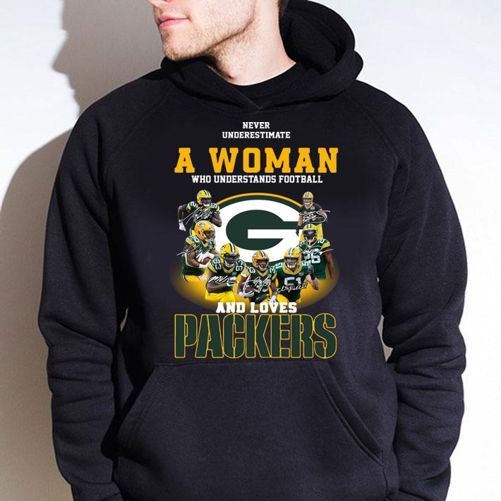 Never Underestimate A Woman Who Understands Football And Loves Green Bay Packers Signatures t-shirt