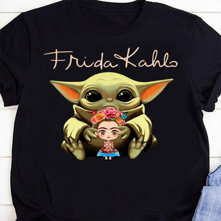Baby Yoda hug Frida Kahlo Star Wars Mandalorian t-shirt 1