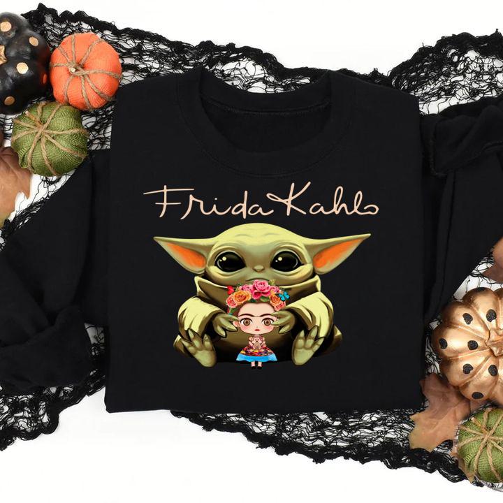 Baby Yoda hug Frida Kahlo Star Wars Mandalorian t-shirt