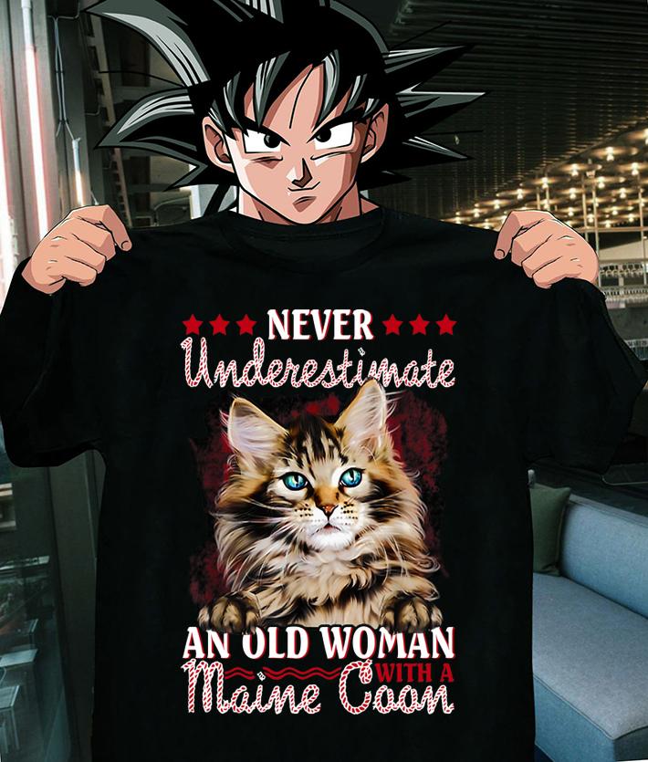 Never underestimate an old woman with a Maine Coon cat t-shirt