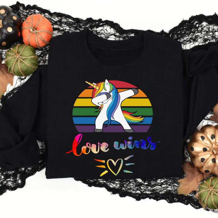 Lgbt Gay Lesbian Pride Month Unicorn Love Wins t-shirt