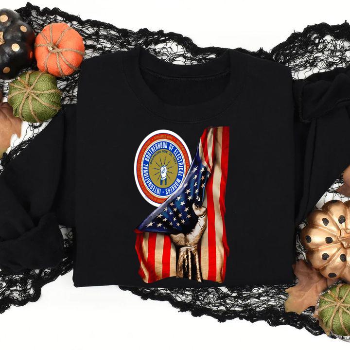American Flag International Brotherhood Of Electrical Workers t-shirt