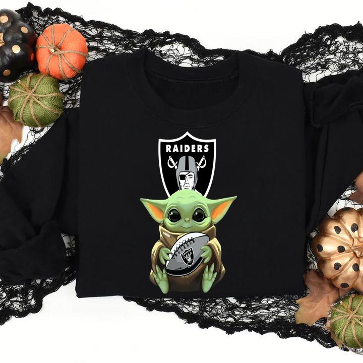 Star Wars Football Baby Yoda Hug Oakland Raiders t-shirt