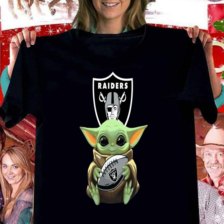 Star Wars Football Baby Yoda Hug Oakland Raiders t-shirt