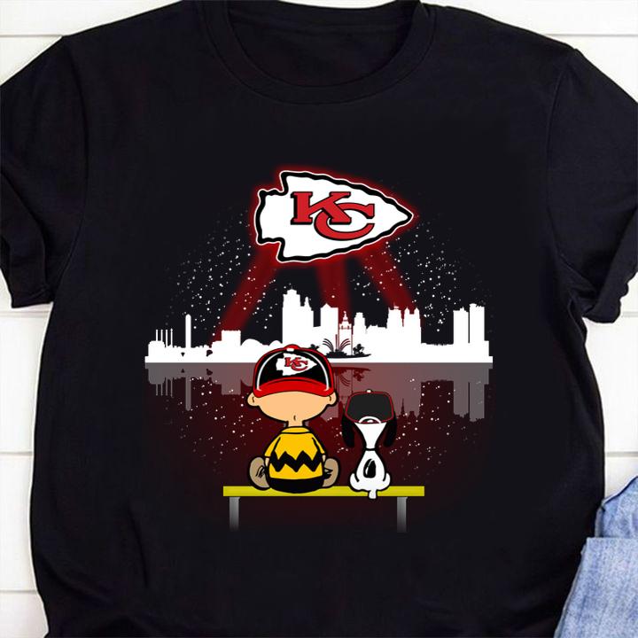 Charlie Brown and Snoopy Watching Kansas City Chiefs t-shirt 1 Clothing, MOTHERDAYSHIRTS NEWS