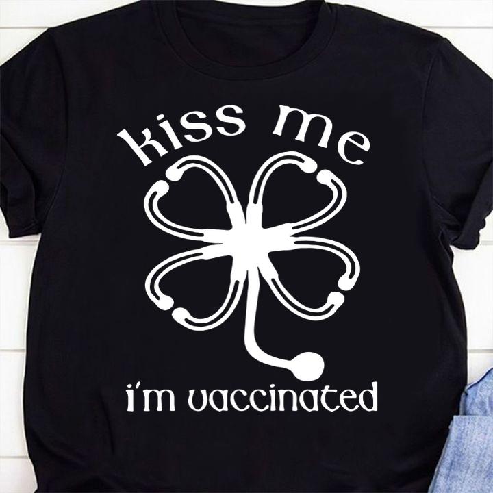 Stethoscope Kiss Me I'm Vaccinated St. Patrick's Day t-shirt 33 mydisneyshirt news