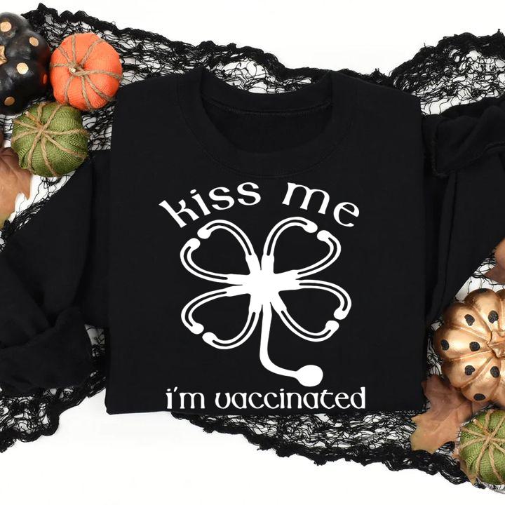 Stethoscope Kiss Me I'm Vaccinated St. Patrick's Day t-shirt