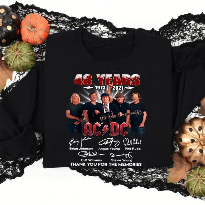 ACDC band member 48 years 1973-2021 signatures thank you for the memories t-shirt