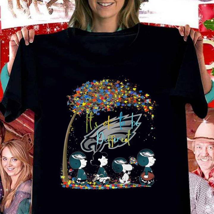 Philadelphia Eagles Peanuts Snoopy Autism Awareness its ok to be different t-shirt