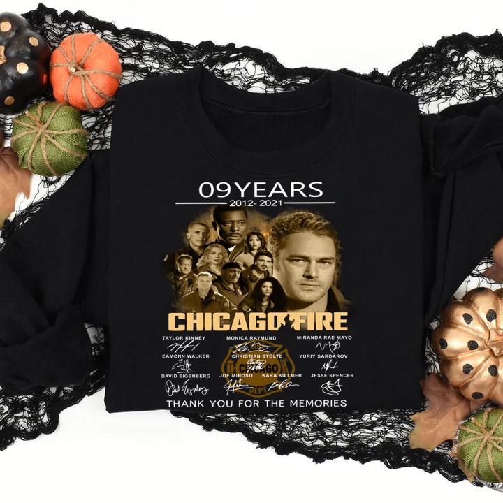 Chicago Fire 09 years 2012-2021 signatures thank you for the memories t-shirt