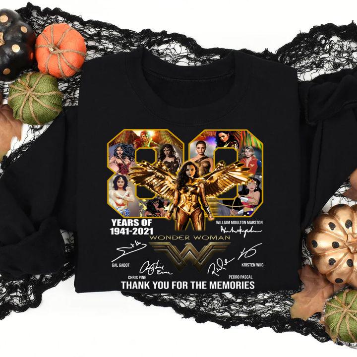 80 years of 1941-2021 Wonder Woman Gal Gadot signatures t-shirt