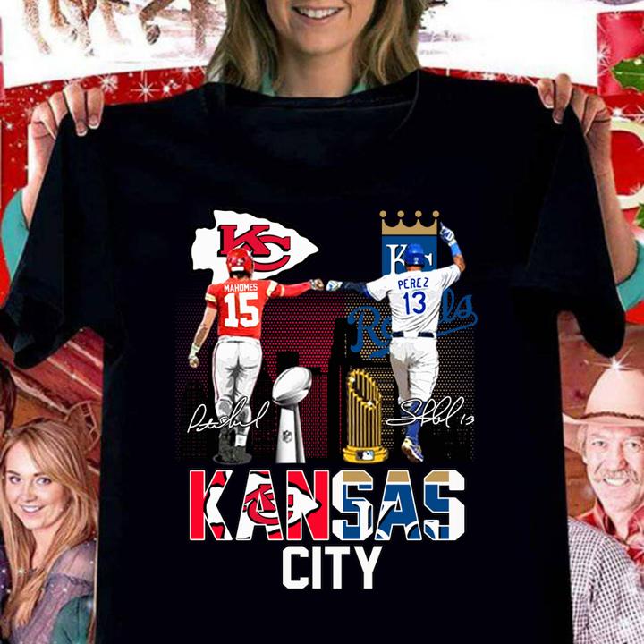 Kansas City Patrick Mahomes and Salvador Pérez signatures t-shirt