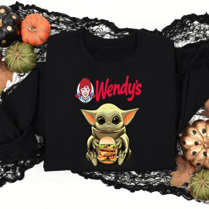 Baby Yoda Hug Hamburguesas Wendy’s Star Wars t-shirt