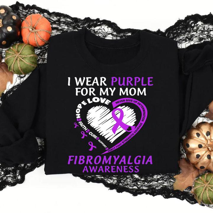 I Wear Purple For My Mom Fibromyalgia Awareness Alzheimers Heart t-shirt